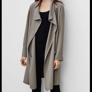 Aritzia Babaton Cormac Crepe Jacket